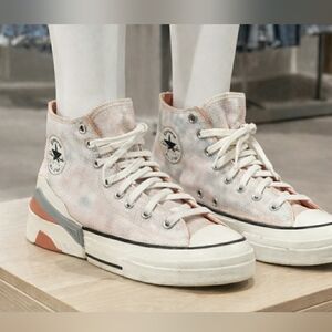 Converse All Star Chuck Taylor Women's size 9.5 Used - Pink And Gray Camo Design